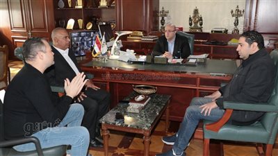 محافظ بني سويف يبحث مع مسئولي التموين مواجهة احتكار السلع