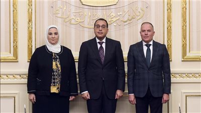 مدبولي يشهد توقيع بروتوكول بشأن إصدار وتأمين مجموعة من الوثائق الحكومية