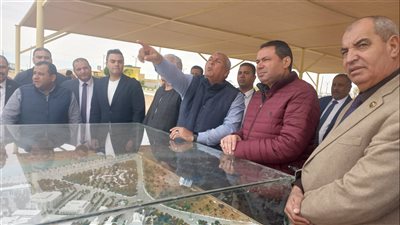 وفد زراعة البرلمان يتفقد مشروع مجمع الخدمات المميكن بالوادى الجديد
