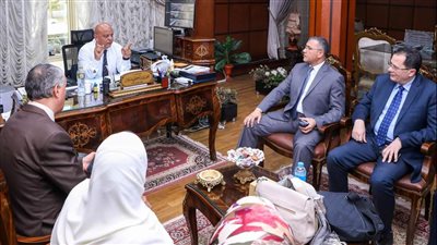 تعاون مثمر بين هيئة ميناء دمياط ومصلحة الجمارك لتطوير العمل (صور)