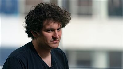 الإفراج عن مؤسس FTX للعملات المشفرة بكفالة ربع مليار دولار