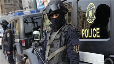 فريق بحث لكشف غموض مقتل شاب بشقته في المعادي