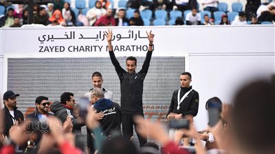 توزيع الجوائز على الفائزين في ماراثون زايد الخيري باستاد الإسكندرية ( صور)