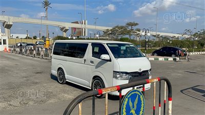 وصول جثمان والد الفنانة جومانا مراد إلى مسجد الشرطة (فيديو وصور)