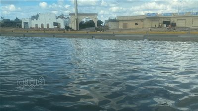 غلق جزئي بطريق الإسكندرية مطروح بسبب غرقه بـ مياه الأمطار (صور)