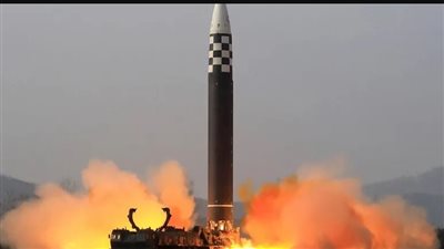كوريا الشمالية تطلق صاروخًا بالستيًا 