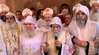 الأنبا بيشوي يترأس صلوات نهضة القديس الأنبا هدرا بأسوان