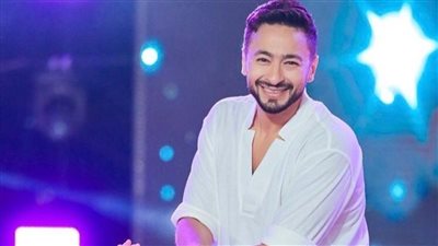 حمادة هلال يحتفل برأس السنة في الإمارات