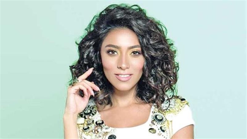 الفنانة زيزي عادل،