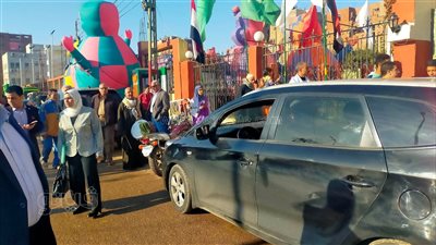 أهالي الشرقية يستقبلون وزير الشباب بالطبل والمزمار البلدي(فيديووصور)