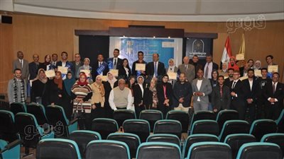 رئيس جامعة حلوان يكرم الطالب المثالي ويشهد حفل ختام المسابقة