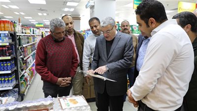 محافظ المنيا يشدد على الإعلان عن أسعار السلع الاستراتيجية بشكل واضح