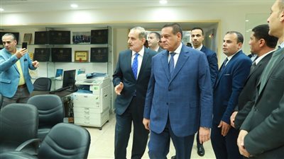 وزير التنمية المحلية يؤكد أهمية التوسع في التحول الرقمي (صور) 