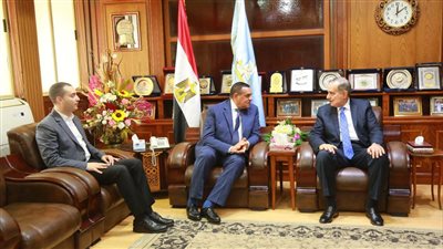 وزير التنمية المحلية ومحافظ كفر الشيخ يتفقدان مركز الجيومكانية 
