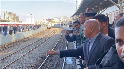 مواطن لوزير النقل: الأسعار غالية، والوزير يرد: اركب ميكروباص وشوف الفرق (فيديو) 