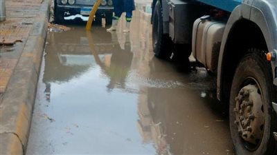 انتشار سيارات الصرف الصحي بمحافظة الإسكندرية ورفع حالة الطوارئ