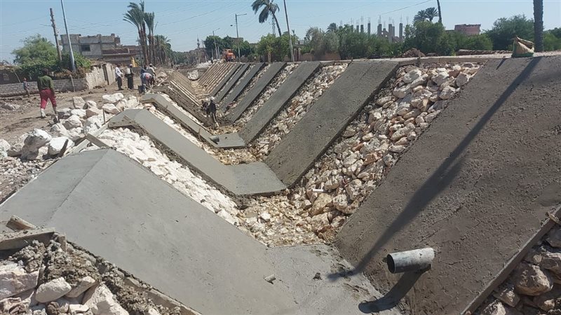 تبطين الترع بأسيوط،