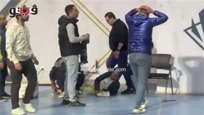 الأجهزة الطبية للأهلي والاتحاد تقدم الإسعافات للجماهير المصابة في انهيار سور مدرجات ملعب حسن مصطفى (فيديو)