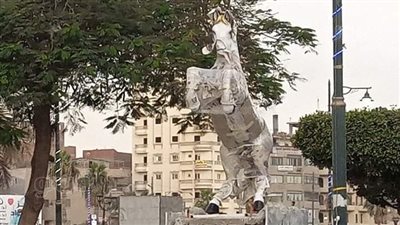 إزالة مجسم الحصان بالمنوفية بعد موجة من الانتقادات 