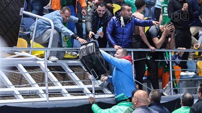 مصيلحي يطمئن الجماهير على مصابي حادث انهيار السور المعدني بصالة حسن مصطفى (فيديو)