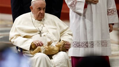 بابا الفاتيكان يطالب بوقف العنف واللجوء إلى الحوار في السودان 