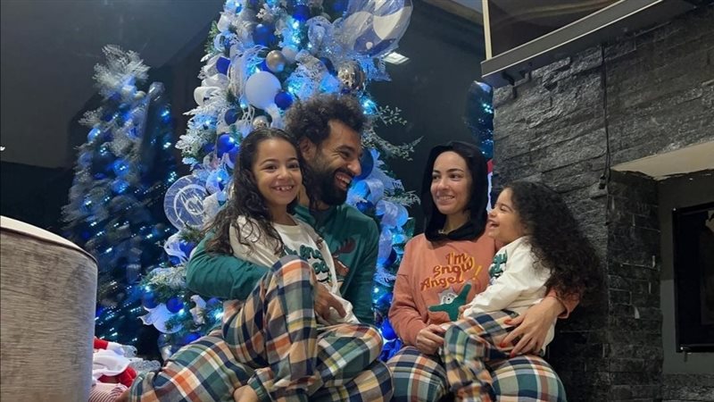 محمد صلاح وأسرته،