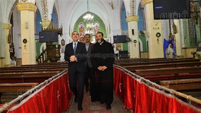 محافظ الغربية يهنئ الأقباط الكاثوليك بعيد الميلاد (صور) 
