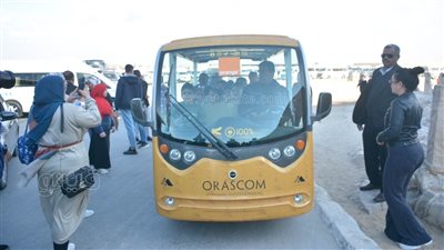 أوراسكوم بيراميدز للمشروعات تنظم رحلات توعوية وترفيهية للأطفال الأيتام بالأهرامات 