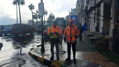 هطول أمطار غزيرة على الإسكندرية (فيديو) 