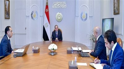 السيسي يتابع موقف المشروعات داخل العاصمة الجديدة.. يكلف بإتاحة وحدات سكنية بنسبة تخفيض ملائمة للموظفين المنقولين للعمل بها