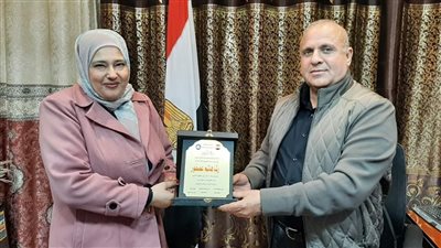 وكيل تعليم دمياط يكرم عددا من مديري المدارس 