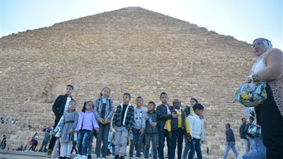  أوراسكوم بيراميدز للمشروعات تحتفل بالأطفال الأيتام في الاهرامات