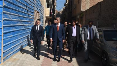 تغطية شوارع الفيوم الجانبية بالانترلوك ضمن خطة تطوير عاصمة المحافظة