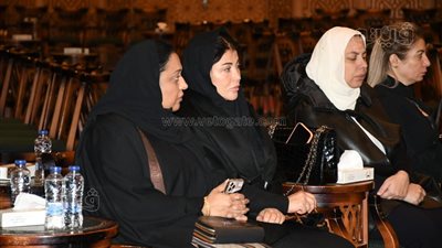 الحزن يسيطر على جومانا مراد أثناء تلقيها عزاء والدها  (صور)