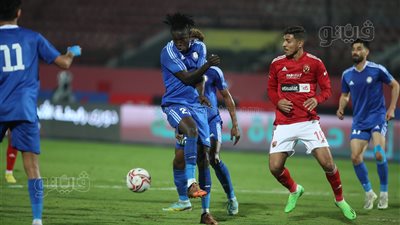 أخبار الرياضة اليوم: الأهلي يسقط بتعادل أمام سموحة.. المقاولون يعرقل الزمالك.. ومحمد صلاح يحاول القفز من مروحية