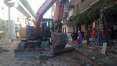 مترو الانفاق: إزالة الأرصفة المخالفة بمحيط مترو الأنفاق في شارع القومية (صور)