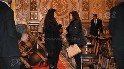 إلهام شاهين تقدم واجب العزاء والد جومانا مراد (صور)