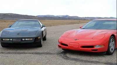 سباق تسارع بين شيفروليه كورفيت C4 وC5 