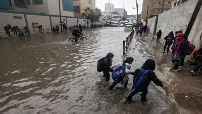 الفيضانات والسيول تغرق غزة وتل أبيب
