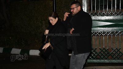 كندة علوش وعمرو يوسف يقدمان واجب العزاء في والد جومانا مراد (فيديو وصور)