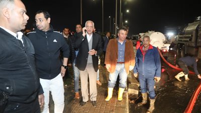 حالة الطقس، الجيزة تنجح في تسيير الحركة المرورية بطريق الواحات (فيديو)