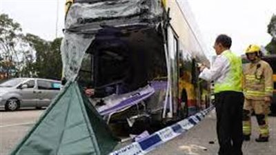 مصرع 6 أشخاص بإسبانيا وفقدان 3 آخرين إثر سقوط حافلة في نهر