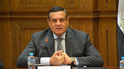 وزير التنمية المحلية يتابع جهود المحافظات لتوفير السلع الغذائية بالأسواق 