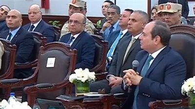 السيسي: البنوك هتغطي المطلوب بالدولار لخروج البضائع من الموانئ (فيديو) 