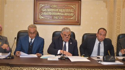 لجنة برلمانية تقر 3 مواد بمشروع قانون العمل 