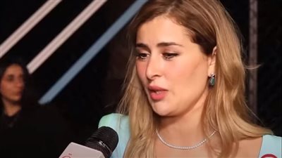 عائشة بن أحمد: احنا طول الوقت في صراع مع الشيطان (فيديو)