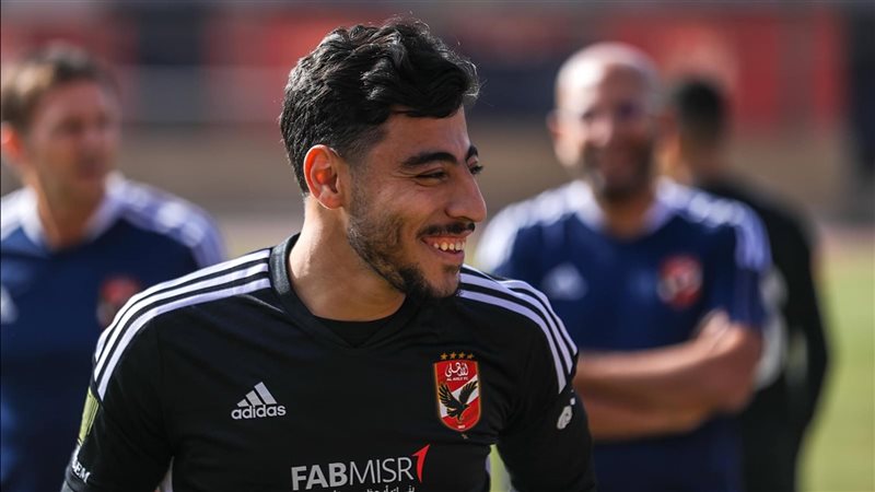 اكرم توفيق لاعب الاهلي،