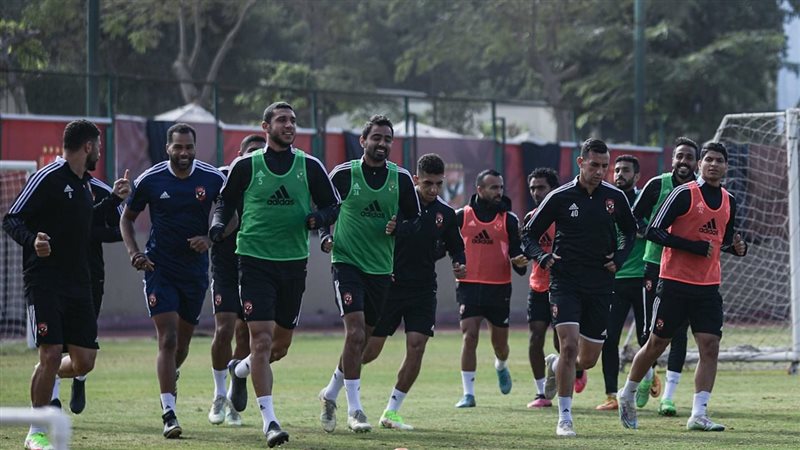 الأهلى يواصل تدريباته