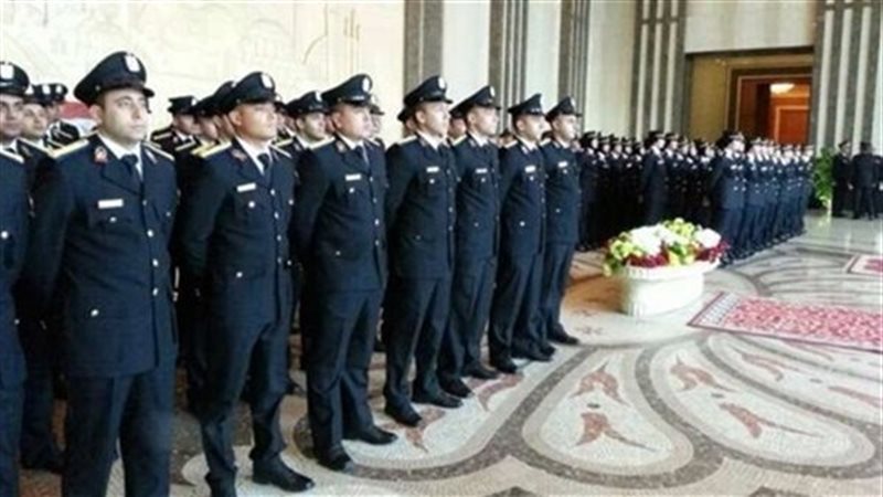 كلية الشرطة، فيتو
