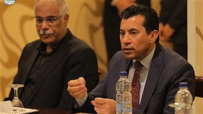 وزير الرياضة وجمال علام يجتمعان بمنتخب الشباب لدعمه قبل أمم أفريقيا